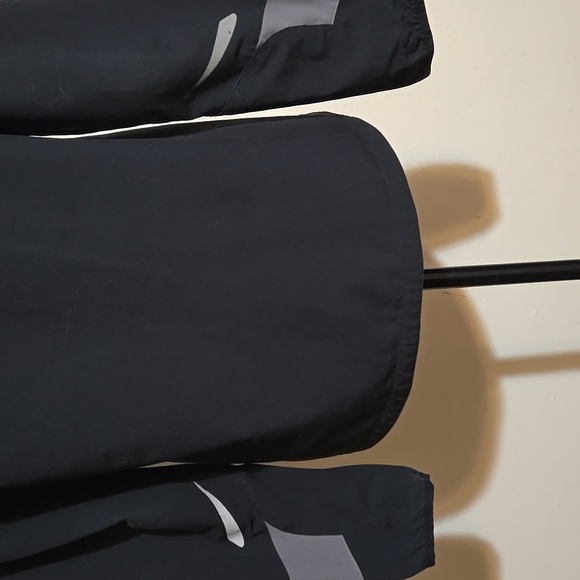 Under Armour Men Sz Sm Black Lightweight Full Zip-Up Windbreaker Inside Pockets - Picture 6 of 10